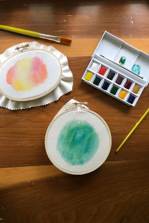 The Art Of Watercolor Embroidery - Helpful Tips And Tricks Fabric Painting And Embroidery, Paint And Embroidery Mixed Media, Watercolor Embroidery Mixed Media, Embroidery Mixed Media, Mixed Media Embroidery, Watercolor Embroidery, Watercolor Fabric, Thread Painting, Watercolor Wash