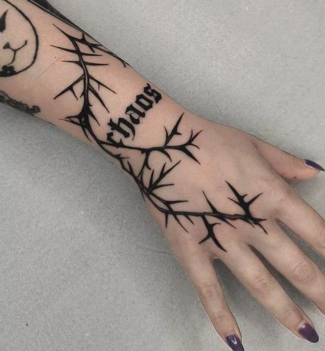 Tlou Tattoo, Rip Tattoos For Mom, Stammestattoo Designs, Blood Tattoo, Barbed Wire Tattoos, Feminine Skull Tattoos, Petit Tattoo, Goth Tattoo, Skeleton Hand Tattoo