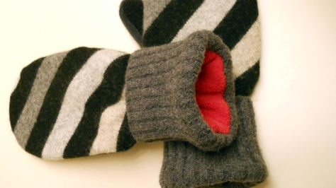 for the holidays... Sweater Mittens, Recycled Sweaters, Old Sweater, Wool Mittens, Upcycle Sweater, Mittens Pattern, Diy Couture, Diy Pattern, Slipper Boots