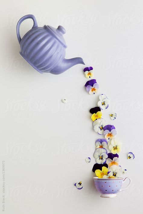 Pansies being poured from a teapot by Ruth Black - Stocksy United Gubahan Bunga, Inspiration Tattoos, Flat Lay Photography, Bastille, Arte Floral, Art Floral, Flower Wallpaper, Pansies, Creative Photography