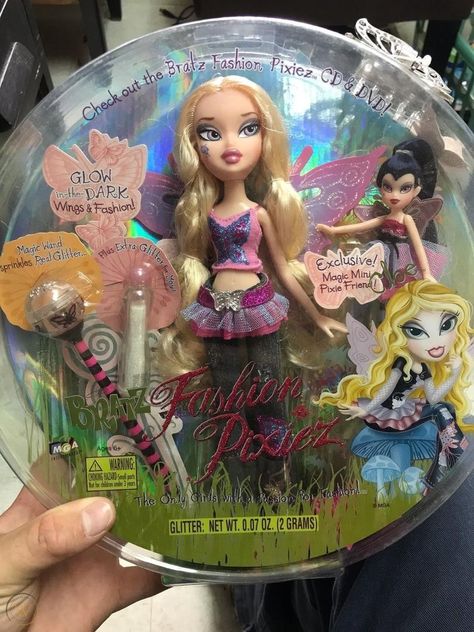 Bratz Cloe Doll, Bratz Pixiez, All Bratz Dolls, Bratz Fashion Pixiez, Bratz Cloe, Bratz Fashion, Brat Doll, Diy Clothes Design, Dream Doll