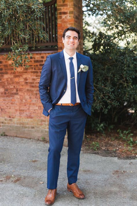 Classic navy suit: http://www.stylemepretty.com/new-york-weddings/oakdale/2017/01/11/classic-navy-greenery-wedding/ Photography: Ashley Caroline - http://ashley-caroline.com/ Navy Suit Brown Shoes, Blue Suit Tie, Blue Suit Brown Shoes, Dark Navy Blue Suit, Navy Blue Suit Men, Navy Blue Suit Wedding, Dark Navy Suit, Bright Blue Suit, Blue Couple