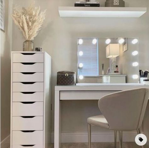 Ideas For Dressing Table, Dressing Table Room, Dressing Table Ideas, Decoration Things, Modern Dressing Table, Dressing Room Decor, Classy Bedroom, Bedroom Dressing Table, Power Of Makeup