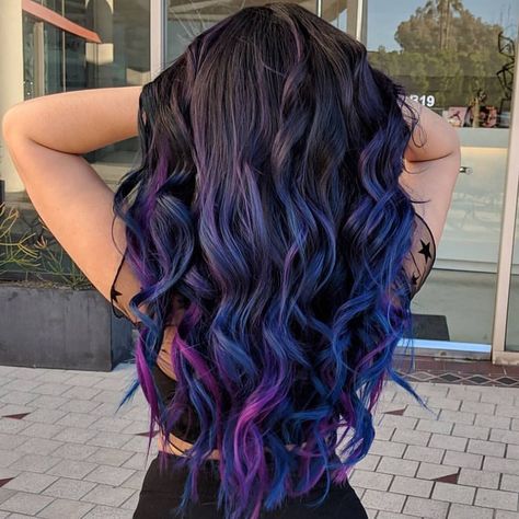 Purple And Blue Hair, Purple Ombre Hair, Blue Ombre Hair, Galaxy Hair, Hair Instagram, Dyed Hair Inspiration, Colored Curly Hair, Beautiful Hair Color, Pretty Hair Color