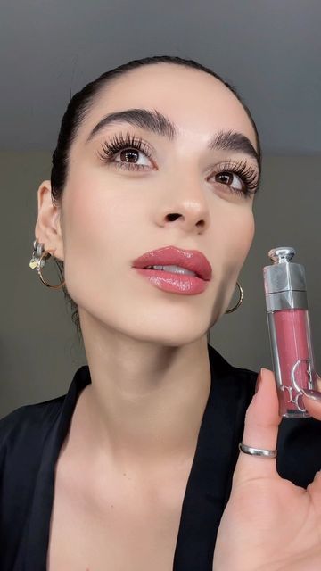 Mina Zibayi on Instagram: "Obsessed 💞with this @dior lip maximizer (009) #dior#diorlipglow #diorlipmaximizer #bestlipgloss #musthavemakeup" Mina Zibayi, Dior Lip Maximizer, Dior Lip Gloss, Lip Maximizer, Dior Lipgloss, Never Been Kissed, Dior Lip, Best Lip Gloss, Casual Nails