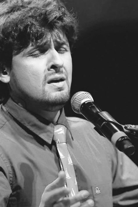 Sonu Nigam Indian Singers, Sonu Nigam, Mtv Unplugged, Indian Music, Learn To Play Guitar, Play Guitar, Music Pictures, Watercolor Landscape Paintings, Couple Songs