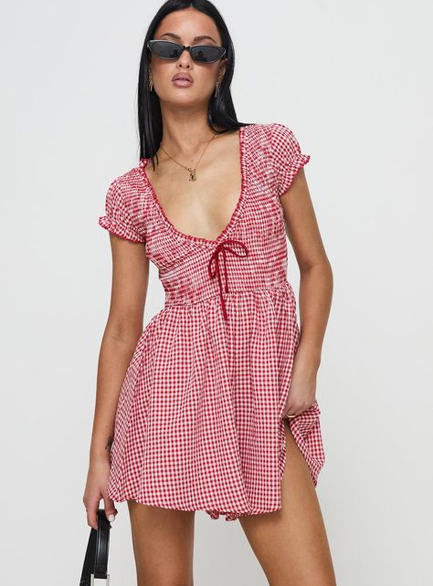 Wescott Gingham Playsuit Red / White Gingham Romper, Fleece Dress, Outerwear Outfit, Gingham Dress, Casual Tank Tops, Curve Dresses, Tops Fall, Princess Polly, Floral Dress Black