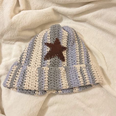 Star Beanie, Knitting Things, Crochet Inspo, Scarf Hat, Crochet Beanie, Scarfs, Crochet Flowers, Knitted Hats, Crochet Hats