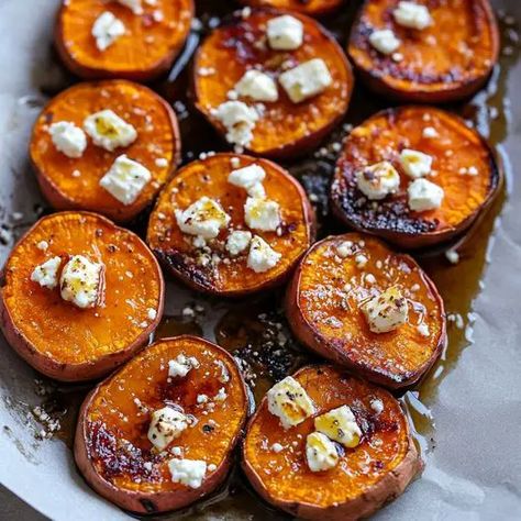 Honey Feta, Sweet Potato Rounds, Potato Rounds, Strawberry Shortcake Cookies, Recipes Vegetables, Baked Sweet Potatoes, Roasted Sweet Potato, Feta Recipes, Easy Sides