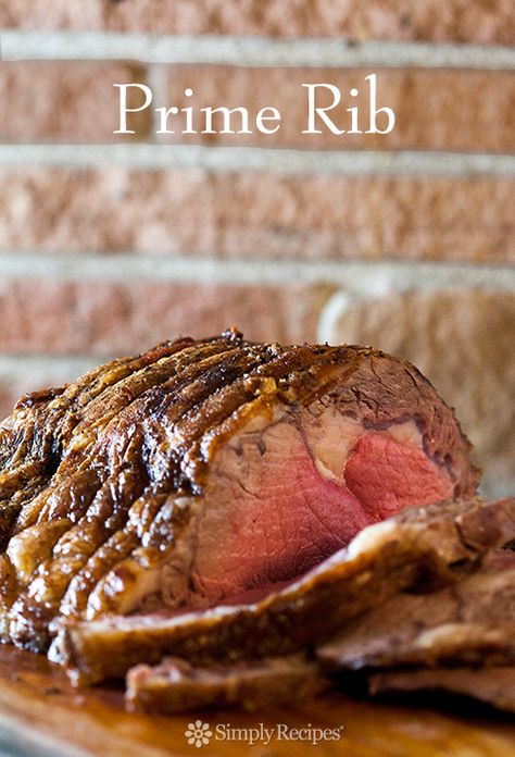 Standing prime rib beef roast, cooked to perfection, perfect for Christmas and the holidays! #paleo On SimplyRecipes.com Best Prime Rib Recipe, Roasted Prime Rib, Slow Roasted Prime Rib, Prime Rib Roast Recipe, Cooking Prime Rib, Rib Roast Recipe, Rib Recipe, Prime Rib Recipe, Beef Roast