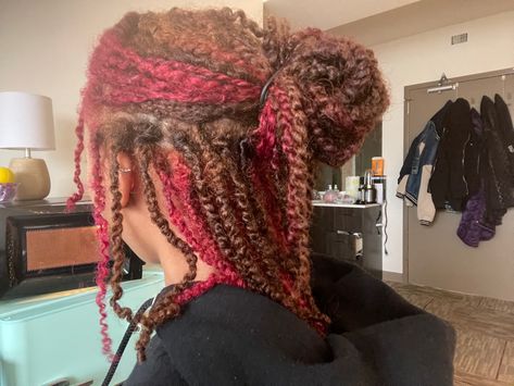 Brown Starter Locs, Brown And Pink Locs, Pink And Black Locs, Brown Locs, Pink Locs, Dyed Locs, Loc Goddess, Future Hairstyles, Loc Hairstyles