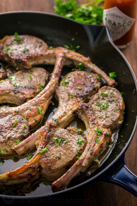 Garlic and Herb Crusted Lamb Chops Easy Lamb Chop Recipes, Easy Lamb Chops, Best Lamb Recipes, Plats Ramadan, Lamb Loin Chops, How To Cook Lamb, Lamb Loin, Lamb Chop Recipes, Lamb Ribs