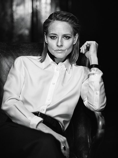 Business Portraits Woman, Professional Headshots Women, Business Portrait Photography, Headshots Women, Corporate Portrait, Business Photoshoot, 사진 촬영 포즈, Jodie Foster, Corporate Headshots