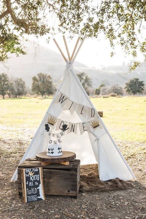 Wild Things Are Birthday Party, Wild Things Party, Wild Birthday Party, Foto Kids, Boys First Birthday Party Ideas, Boys 1st Birthday Party Ideas, Baby Boy 1st Birthday Party, Wild One Birthday Party, Baby Boy First Birthday