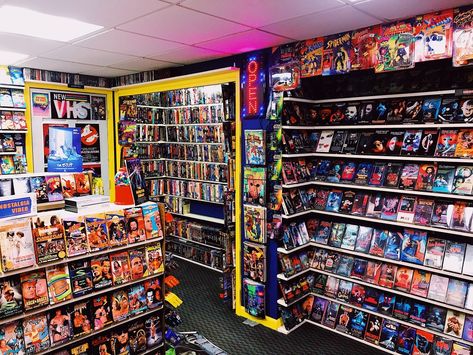 Espionage Aesthetic, Blockbuster Party, Small Game Rooms, Hollywood Video, Blockbuster Video, Retro Interior Design, Video Game Rooms, Retro Room, Comic Book Store