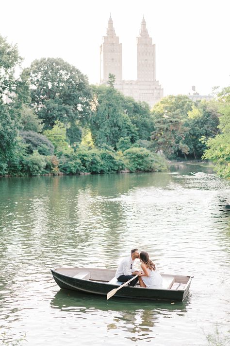 Frida Kahlo Inspired Wedding, Terrace Fountain, Loeb Boathouse, Boat Photoshoot, Spring Home Decor Ideas, Engagement Photos Nyc, Nyc Wedding Photos, Central Park Weddings, Cute Engagement Photos