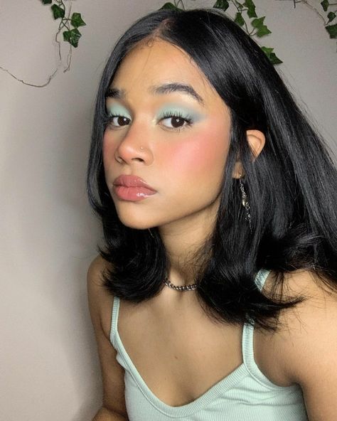 Mina Bishop, Hippie Makeup, Cute Eye Makeup, Edgy Makeup, Creative Makeup Looks, Makeup Makeover, Baddie Makeup, Blue Makeup, Hairstyles Haircuts