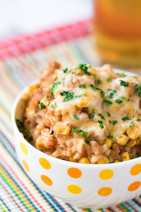 Refried Beans and Rice Skillet is a great homemade meal that comes together in minutes. You'll feel so good about this one! Rice And Refried Beans Recipe, Refried Beans And Rice, Rice Skillet Meals, Refried Beans Recipe, Rice Skillet, Salsa Picante, Beans And Rice, Skillet Meals, Quick Dinner Recipes