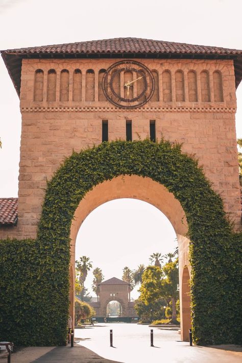 Stanford University Wallpaper, Stanford University Aesthetic, Stanford University Campus, Stanford Gsb, University Inspiration, College Goals, Lauren Asher, University Architecture, Entrance Gates Design