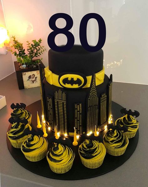 Batman Themed Cake, Batman Mini Cake, Batman Cupcakes Ideas, Birthday Cake Batman, Batman Theme Cake, Batman Cake Ideas, Cake Batman, Batman Party Decorations, Batman Themed Birthday Party