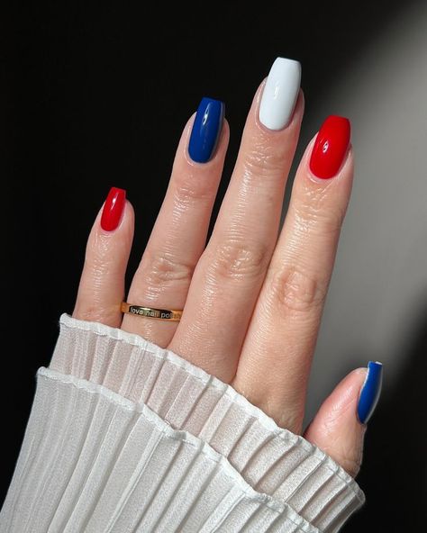 Red Blue White Nails, Red And Blue Nails Design, Nails Red And Blue, July 4 Nails, Blue And Red Nails, Independence Day Nails, Red White Blue Nails, Red White And Blue Nails, Fur Nails