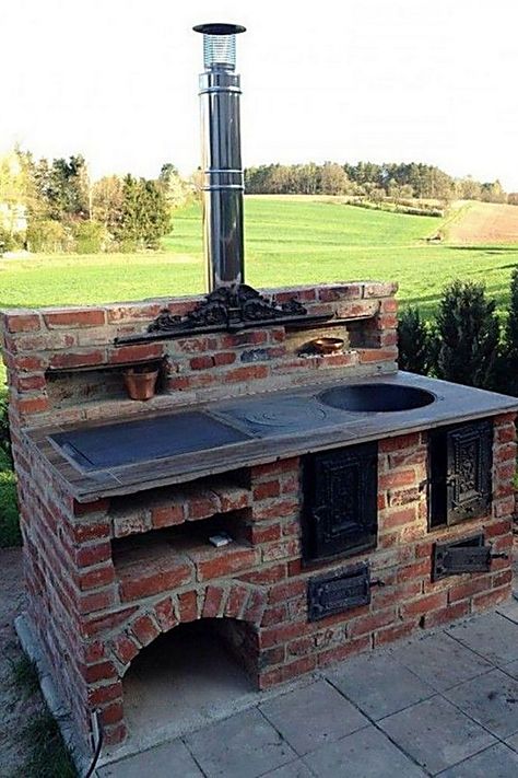 Gas Grills - Discover your dream products at Amazon.com. Buy them NOW! Small Rustic Kitchens, Backyard Bbq Grill, Outdoor Smoker, Brick Bbq, Backyard Layout, Bbq Grill Design, Kitchen Design Diy, Outdoor Barbecue, Backyard Grilling