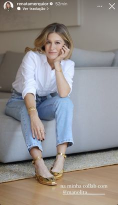 Gold Shoes And Jeans Outfit, Golden Ballerinas Outfit, Gold Flat Shoes Outfit, Gold Ballerina Flats Outfit, Gold Shoes Outfit Casual, Golden Shoes Outfit, Gold Pumps Outfit, Gold Flats Outfit, Gold Shoes Outfit