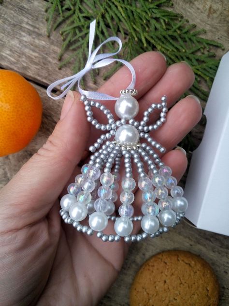 Diy Bead Angel, Beaded Xmas Ornaments, Beaded Angels Tutorials, Beaded Christmas Ornaments Diy, Xmas Crafts To Make, Christmas Angels Diy, Angel Tutorial, Diy Christmas Angel Ornaments, Christmas Beads Craft