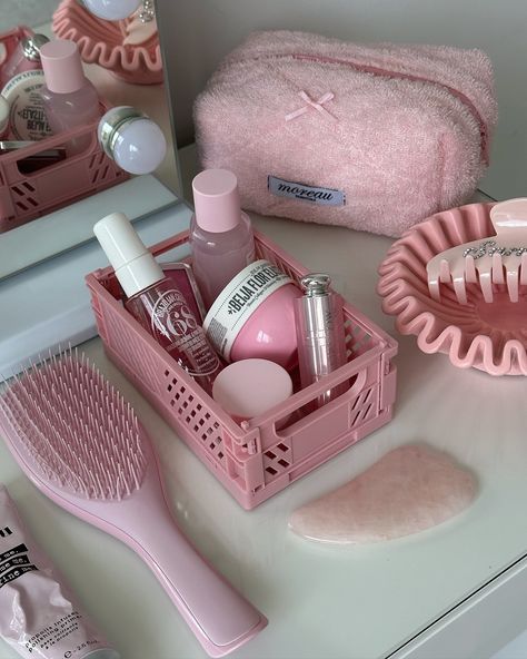 Pink Beauty Products Aesthetic, Im Just A Girl Aesthetic, Pink Gift Basket, How To Use Makeup, I'm Just A Girl, Pink Lifestyle, Skincare Organization, Girly Room, Pink Home Decor