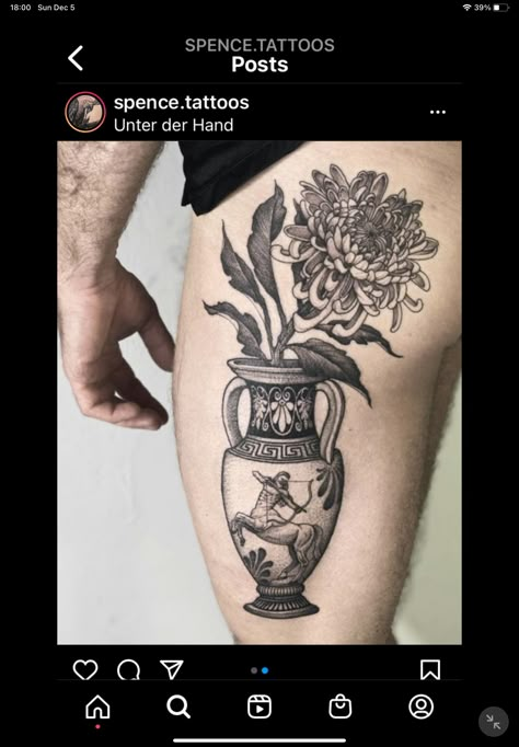 Traditional Tattoo Vase, Vase Tattoo, Tato Tradisional, American Traditional Tattoo Ideas, Traditional Tattoo Ideas, Traditional Tattoo Designs, Greek Mythology Tattoos, Traditional Tattoo Sleeve, Greek Tattoos