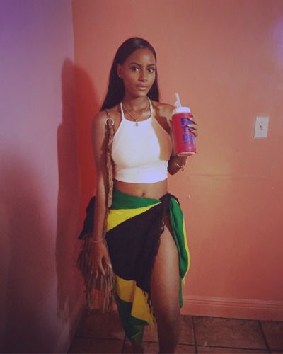 Jamaica Outfits Black Women, Caribana Outfit, Outfits Black Women Baddie, Carribean Outfits, Black Women Baddie, Carribean Fashion, Dancehall Outfits, Beach Festival Outfit, Caribbean Girl