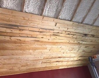 Ceiling Wood, Wood Plank Ceiling, Plank Ceiling, Porch Ceiling, Rustic Luxe, Basement Ceiling, Casa Container, Wall Ceiling, Wood Ceilings