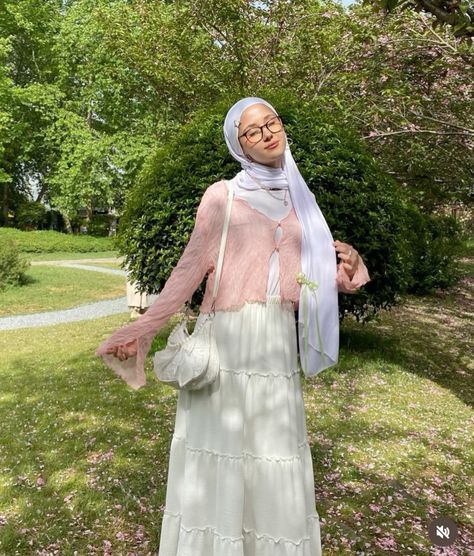 Summer Dress Hijab Outfit, Muslim Girl Summer Outfits, Hijabi Linen Outfits, Modest Fashion Abaya, Hijabi Kawaii Outfits, Hijab Summer Fashion, Maxi Skirt Hijab Outfits, Hijabi Inspo Outfits, Summer Muslim Outfits