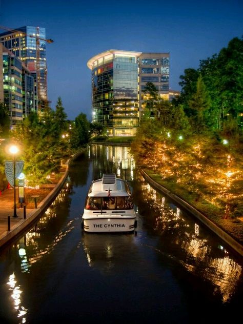 The Woodlands waterway in Woodlands Texas. Beautiful place. Very Humid but I love that. My hubby doing his 32nd Ironman will be swimming down this waterway. Houston Vibes, Houston Vacation, The Woodlands Texas, Travel Texas, Texas Places, Texas Roadtrip, Hair Weaves, Texas Travel, Texas Homes