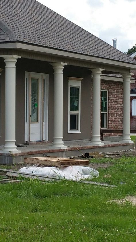 Exterior Columns, Front Porch Columns, Concrete Column, Building A Porch, Porch Columns, Stone Columns, Roman Style, Casas Coloniales, Concrete Molds