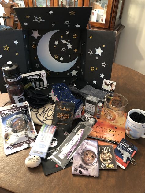 “Love you to the moon and back” care package! Witchy Care Package, Space Themed Gift Basket, Senior 25, Deployment Care Package Ideas, Galaxy Backpack, Care Basket, Deployment Care Packages, Relationship Things, Birthday Presents For Friends