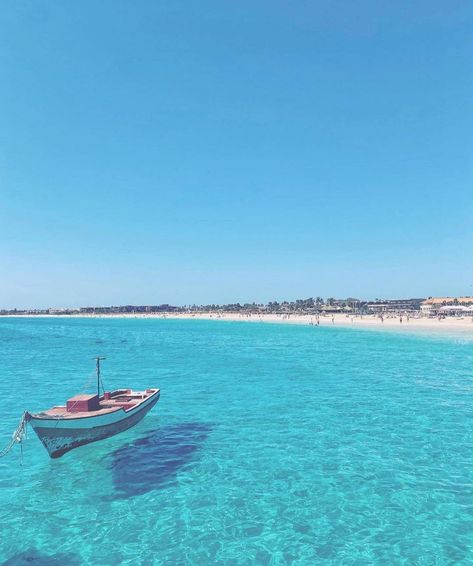 🇨🇻 Famosos de Cabo Verde 🇨🇻 on Instagram: “✨ Ilha do Sal ✨ 📍 Santa Maria 🇨🇻” Santa Maria Cape Verde, Cabo Verde, Cape Verde Sal, Cabo Da Roca Portugal, Cabo Azul Resort, Africa Vacation, Ilha Grande Brazil, Cape Verde, Santa Maria