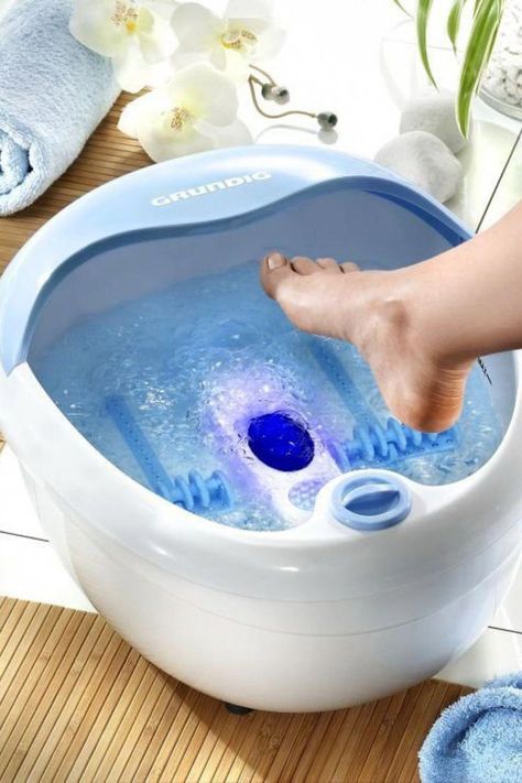 This review includes a list of the top-rated foot spas that you need to know about if you are planning on buying the best home foot spa for large feet. Nigerian Wedding Makeup, Content Room, Skincare Recommendations, Nail Salon Interior Design, Nail Salon Interior, Spa Interior, My Top 3, Foot Spa, Photo Art Frame