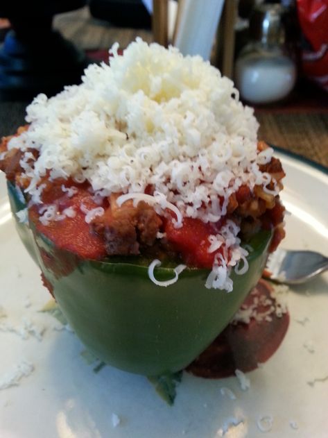 Stuffed Peppers (Betty Crocker Recipe) | whatsfodinna Betty Crocker Stuffed Peppers, Betty Crocker Brownies, Betty Crocker Frosting, Stuffed Bell Peppers Ground Beef, Vintage Betty Crocker, Betty Crocker Cookies, Campbells Soup Recipes, Betty Crocker Cake, Betty Crocker Recipes