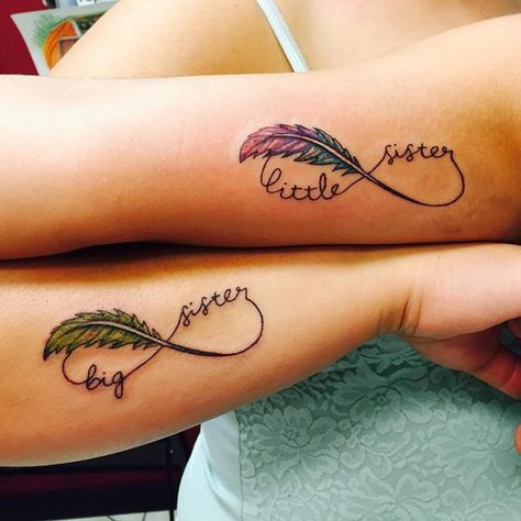 little and big sister infinity feather tattoos Sister Tattoo Infinity, Cute Sister Tattoos, Infinity Tattoo With Feather, Sister Tattoo Designs, Sisters Tattoo, Matching Sister Tattoos, Herz Tattoo, Sibling Tattoos, Bff Tattoos