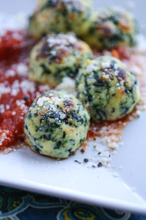 Gnocchi With Spinach, Spinach Balls, Ricotta Gnocchi, Spinach And Ricotta, Gnocchi Recipe, Ricotta Recipes, Traditional Italian Dishes, Spinach Ricotta, Italian Appetizers