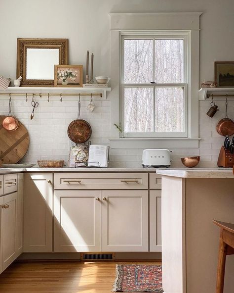 Butcher Block Counter, Cozy Kitchen, Butcher Block Countertops, Cottage Kitchen, Wide Plank, Counter Tops, Cottage Homes, Kitchen Space, Butcher Block