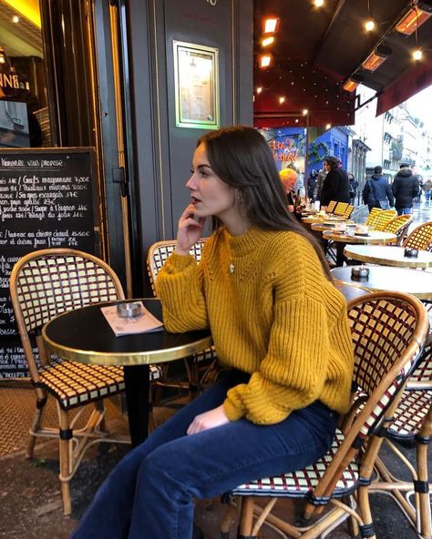 @parisianvibe on Instagram: “Parisian mustard must have sweater for the upcoming weathers👉👉Find it online at @excess_only. https://excess-only.com/product/boxy-sweater/” Mustard Sweater Outfit, Party Outfit Summer, Mustard Outfits, Party Jeans, Food Japan, Trendy Party Dresses, Holiday Party Fashion, Holiday Outfits Women, Party Boy