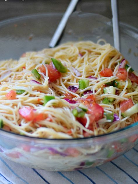 Spagetti Salad Recipes, Spaghetti Salad With Italian Dressing, Spaghetti Salads, Kid Friendly Salad Recipes, Salad Potluck, Cold Spaghetti Salad, Noodle Salads, Spaghetti Pasta Salad, Noodle Salad Cold