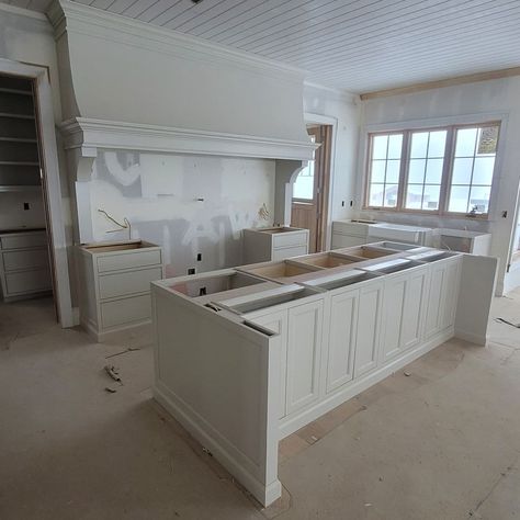 Jaeson Roundy’s Instagram post: “Kitchen install progress shot. I love the hood!” Kitchen Hood Ideas, Kitchen Niche, Instagram Kitchen, Victorian Kitchen, Dream Kitchens Design, Stone Kitchen, Kitchen Installation, Kitchen Hoods, Apartment Life