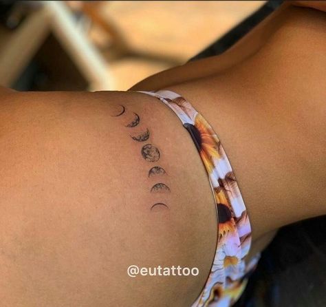 Tattoos Between Breast, Wellen Tattoo, Hip Tattoos Women, Petite Tattoos, Dope Tattoos For Women, Stylist Tattoos, Thigh Tattoos Women, Classy Tattoos, Minimalist Tattoos