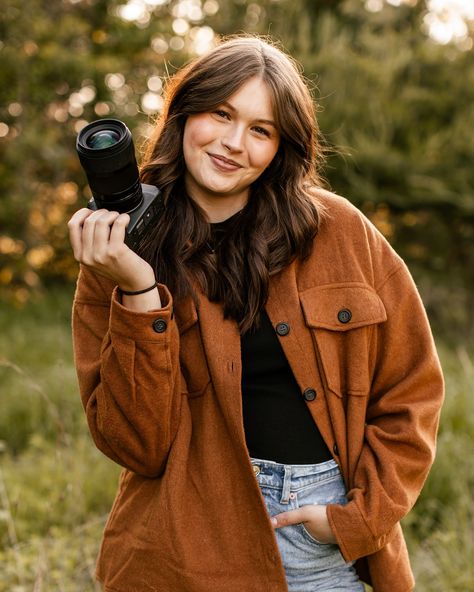 Hey hey!! Poppin on the feed to share my cutie new headshots! (Much needed as the last ones were taken in the middle of winter) I’m letting myself bask in my last laid back weekend before the chaos of June ensues🤠 I can’t wait to share all the summer love I get the honor of photographing this year! Headshots by @kayleeleneaphotography edited my me🫶🏻 Outdoor Photography Headshots, Photoshoot Ideas For Photographers, Fun Photographer Headshots, Photographer Photoshoot Ideas, Pictures Of Photographers With Camera, Branding Photoshoot Inspiration Photographer, Photographer Headshots With Camera Outdoor, Photographer Branding Photoshoot Outside, Photographer Pictures With Camera