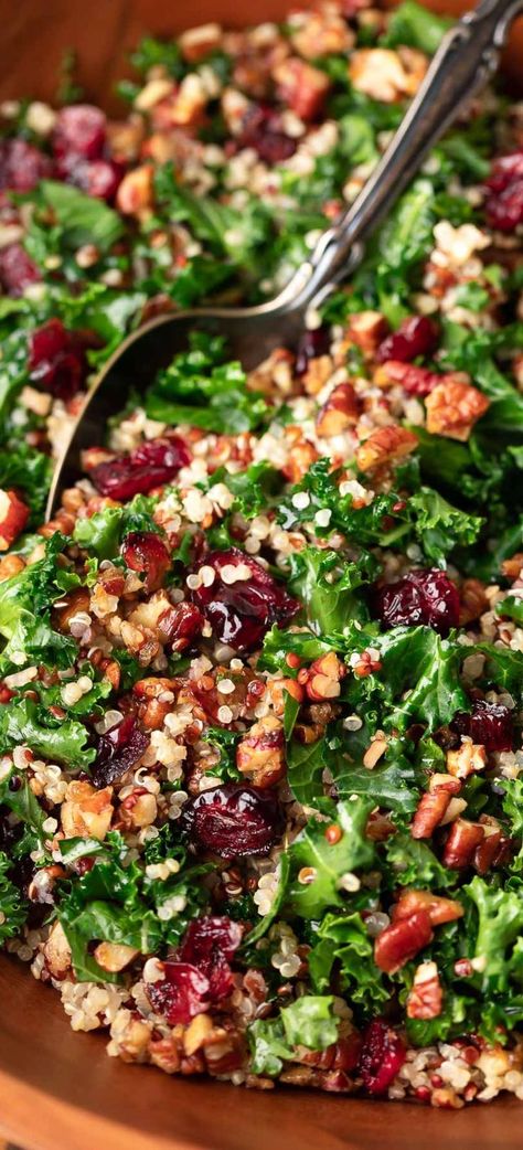 kale quinoa salad with cranberries and candied pecans Rheumatoid Diet Recipes, Salad Pecans, Kale Crunch Salad, Salad With Candied Pecans, Cranberry Quinoa, Candied Pecans For Salad, Kale Quinoa, Kale Quinoa Salad, Fall Salad