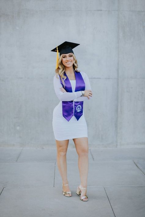 GCU College graduation senior grad pictures ideas at grand canyon university Grad Pictures Ideas, Senior Grad Pictures, Highschool Graduation Pictures, Graduation Pictures Outfits, Grad Picture Ideas, College Grad Photos, College Graduation Photoshoot, Grand Canyon University, College Senior Pictures