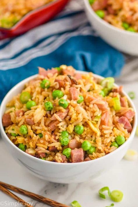 Ham Fried Rice is a delicious and very simple dinner. Made with just a handful of ingredients, but easy to switch up, your family will love this fried rice recipe. Ham Fried Rice Recipe, Cooking Fried Rice, How To Make Ham, Ham Fried Rice, Crab Pasta Salad, Fajita Seasoning Recipe, Fried Rice With Egg, Ham Dinner, Leftover Ham Recipes